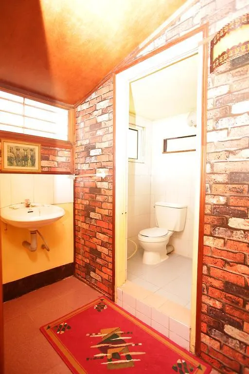 Okinawa Guest House Yangon