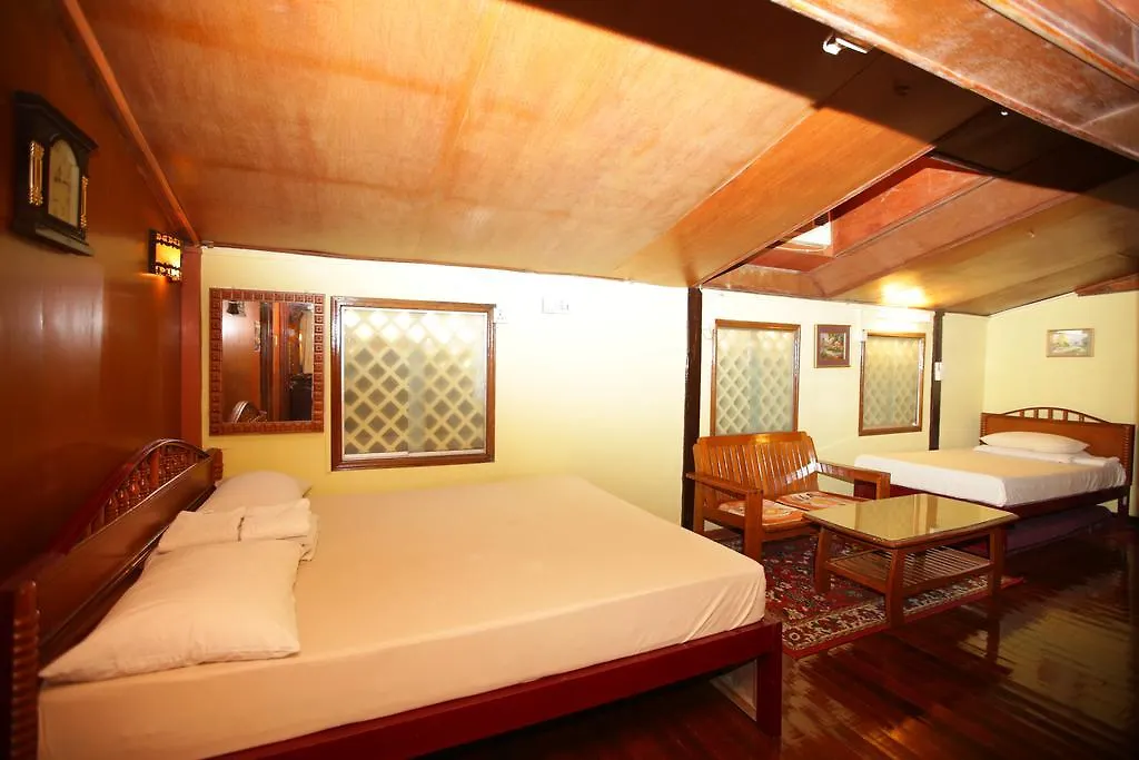 Okinawa Guest House 仰光