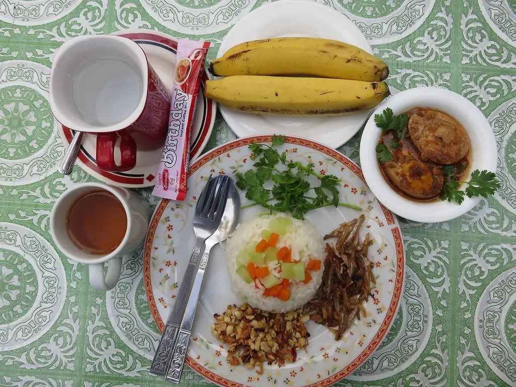 Okinawa Guest House Yangon 0*,
