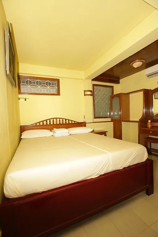 Okinawa Guest House Yangon